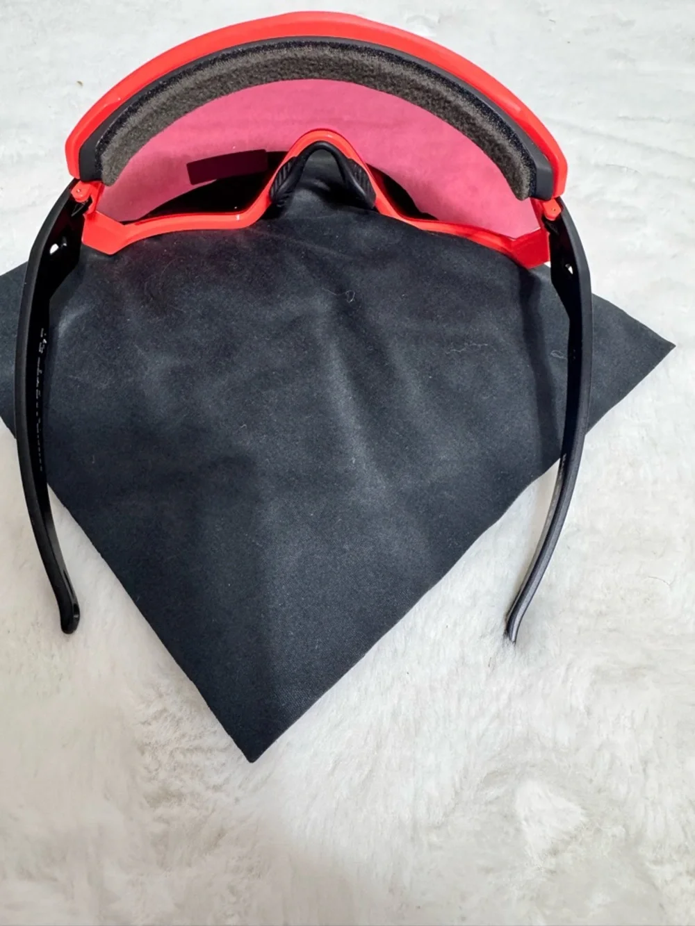 Oakley Snow Goggles with Bright Orange Frame and Red Lens - Picture 10 of 13